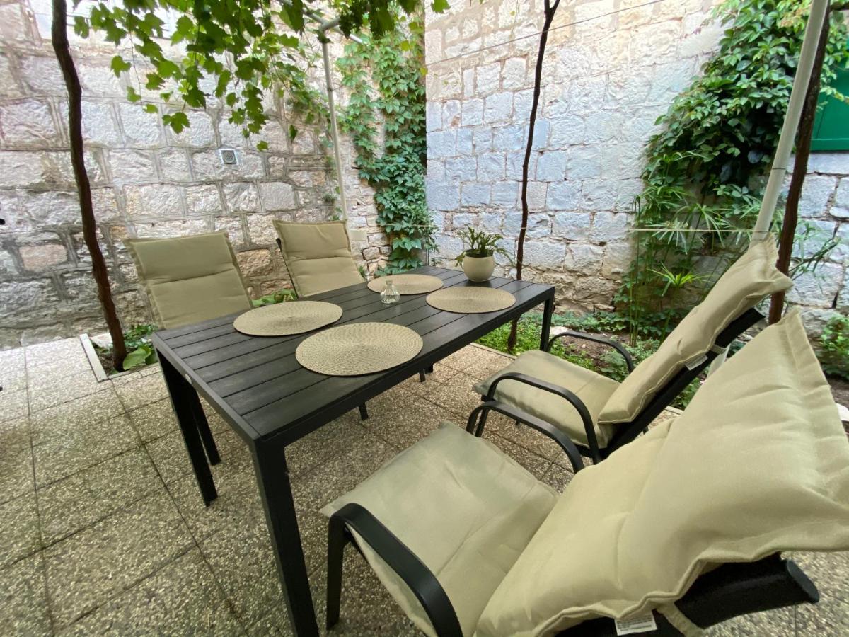 Apartment Stari Dvor Kastela Bagian luar foto