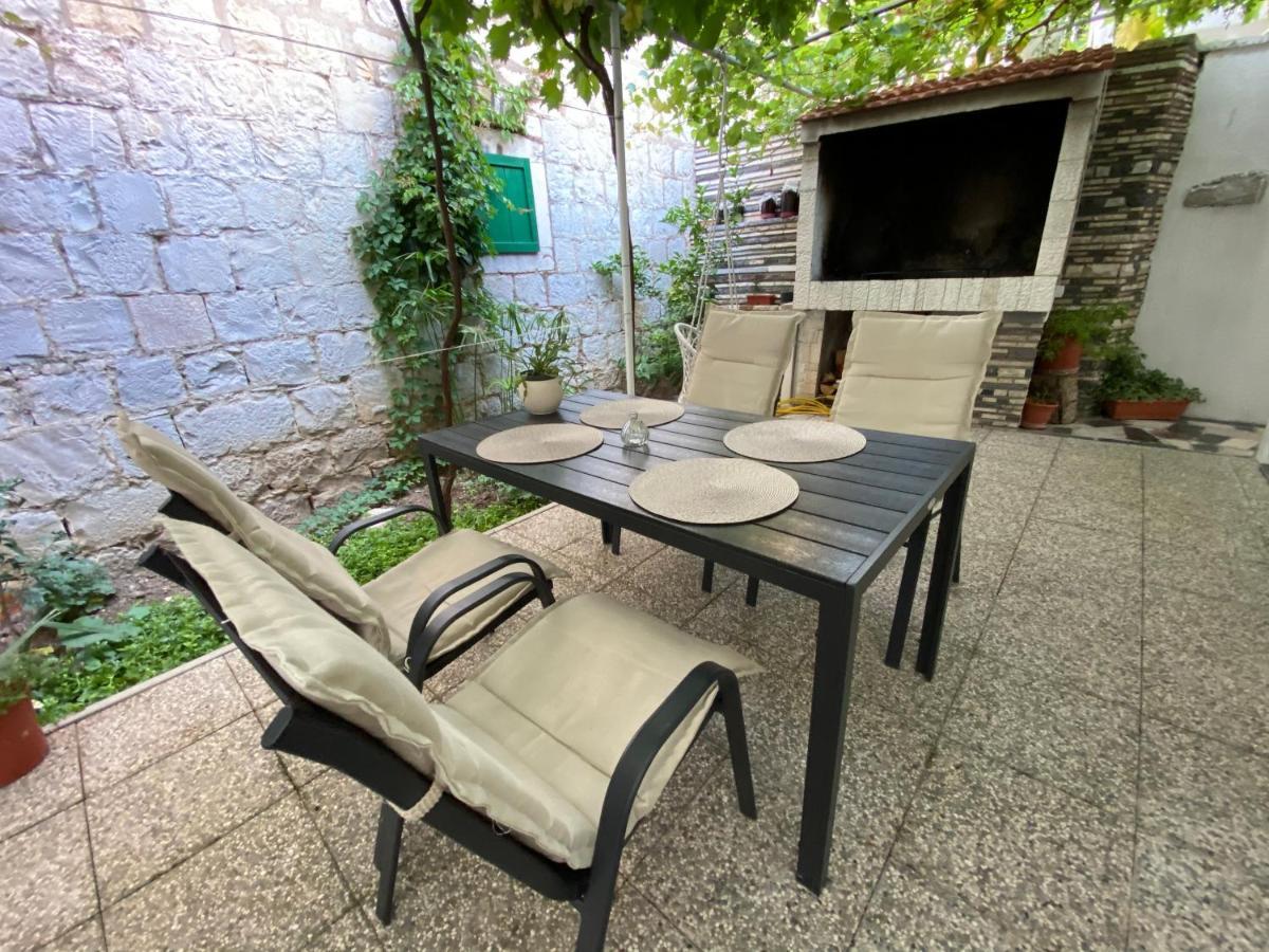 Apartment Stari Dvor Kastela Bagian luar foto